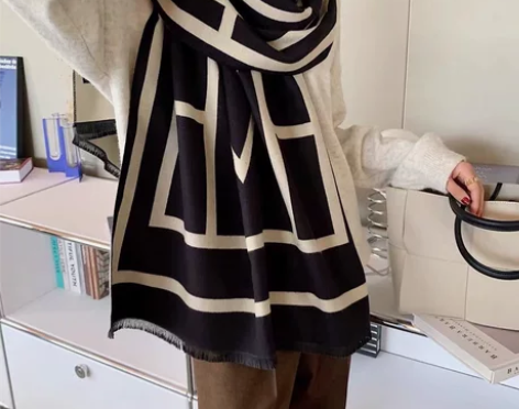 秋冬季双面欧美流行仿羊绒围巾女简约黑白线条...