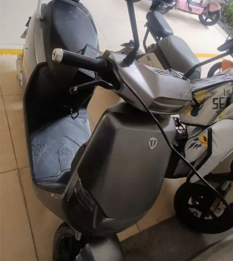 台铃狮子电动车。72v23a，最高65码。...