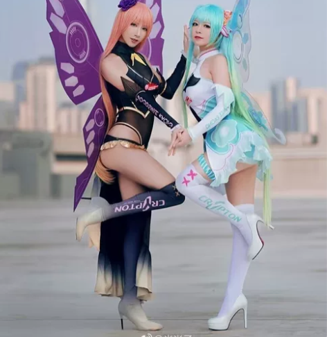 初音未来 2017赛车服 火花动漫家 拍下...