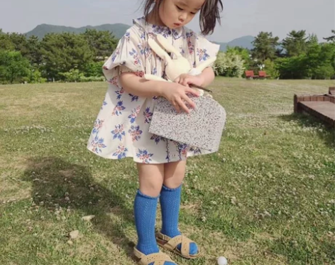 AnnieGirl绝美刺绣领泡泡袖ins小...