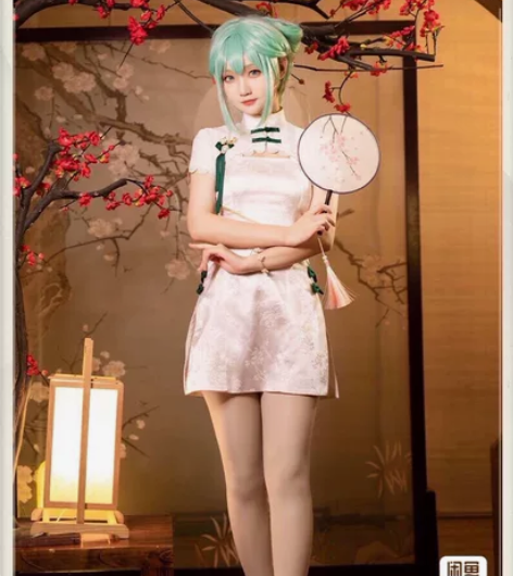 初音韶华cos次元依, 衣服尺码M假发扇子...
