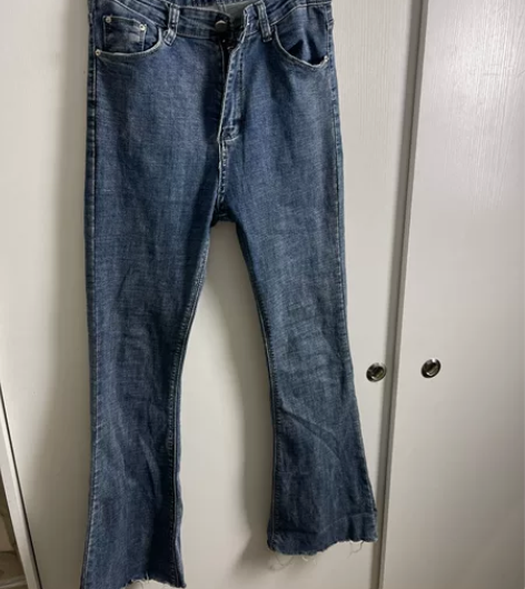 【喇叭牛仔裤】L码～有弹性 巨显腿长 16...