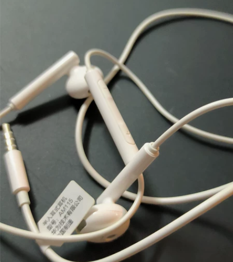荣耀AM115半入耳手机音乐耳机，没什么好...
