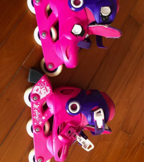 迪卡侬旱冰鞋 26-28码很新孩子只在家穿...