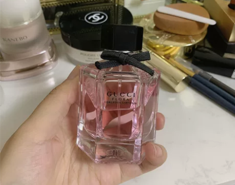 gucci栀子花香水50ml 余量见图二，...