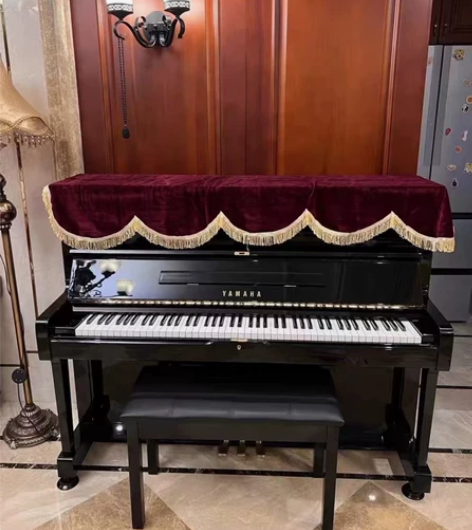 闲置进口雅马哈钢琴，可以说是装饰闲置当摆景...