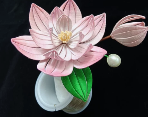 缠花荷花  现货  单品 感兴趣的话点“我...