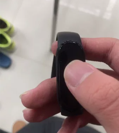 小米手环5NFC版几乎全新有充电线 感兴趣...