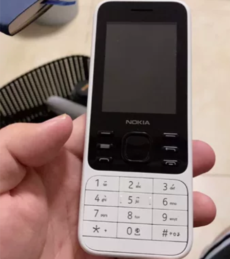 诺基亚官方正品，6300 4G ，裸机一台...