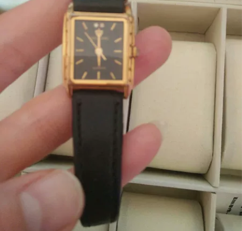 天王正品石英手表 专柜购买表盘有磨损使用痕...