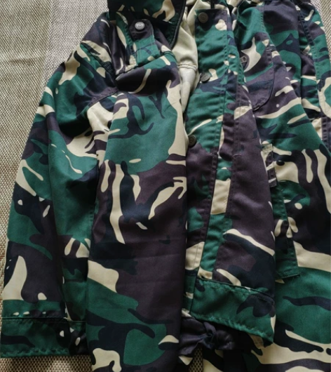 老版猎人迷彩服 感兴趣的话点“我想要”和我...