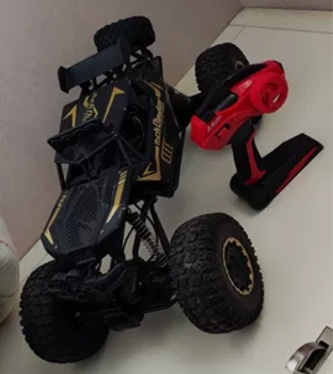 家里有好几辆，小孩不玩了，玩的也少，无损坏...