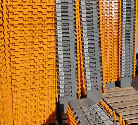 带盖工具箱，质量超好的斜插箱。用来方各种精...