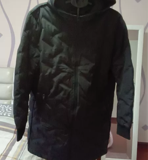 潮品外贸男士长款羽绒服，黑色，全新的。 感...