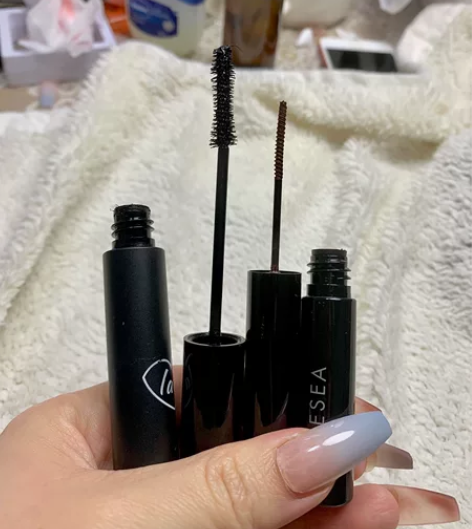 两支睫毛膏一起便宜出 烙色翻翘扇子睫毛膏+...