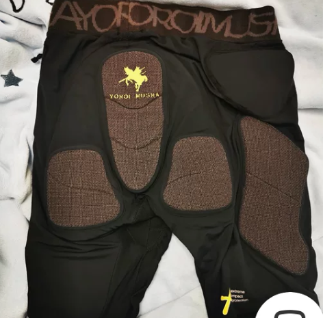 铠武者护臀凯夫拉M码滑雪护臀，今年下半年买...