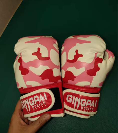 儿童拳击手套30出，女儿不爱玩拳击没戴过几...