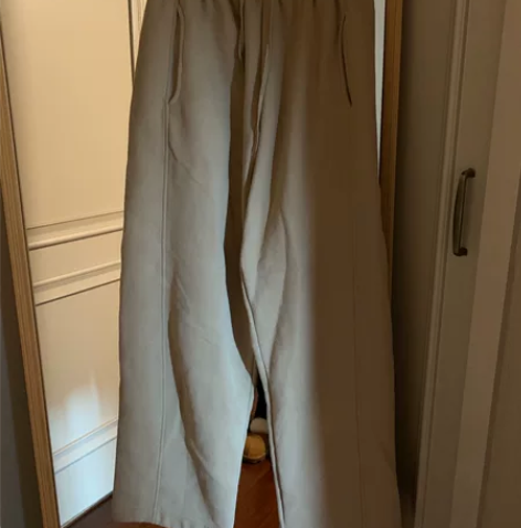 韩国东大门正品加绒卫裤 可收脚可以放开直筒...