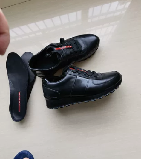 普拉达男士运动鞋40码prada男士休闲鞋...