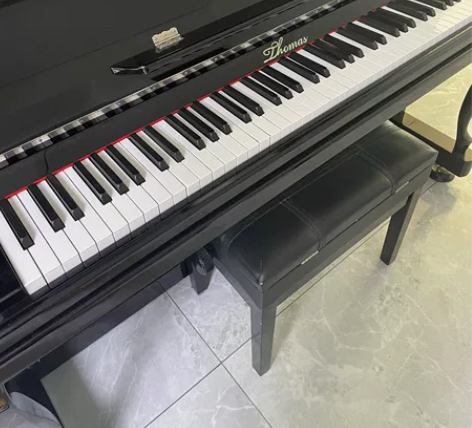 钢琴，9成新，音质佳，证书齐全，适合初学者...