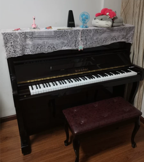 8成新钢琴出售。音色好，孩子一直都在弹，现...