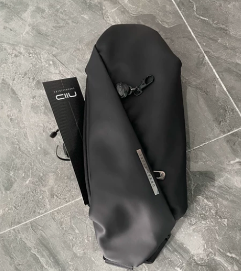 全新原装，美国NIID胸包R0单肩斜挎包腰...