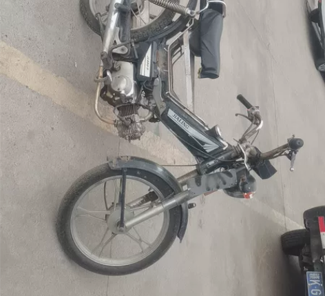喜欢老古董的来，老款嘉陵摩托车，价格实惠，...