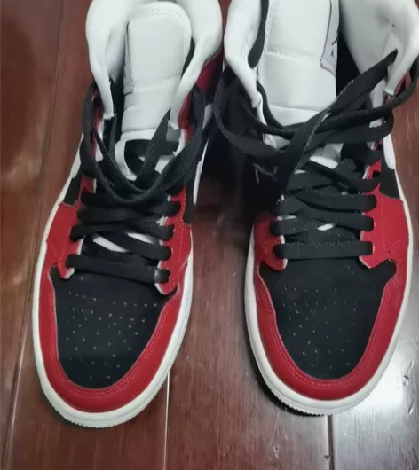 乔丹童鞋，九新澳门入。真假不回 感兴趣的话...