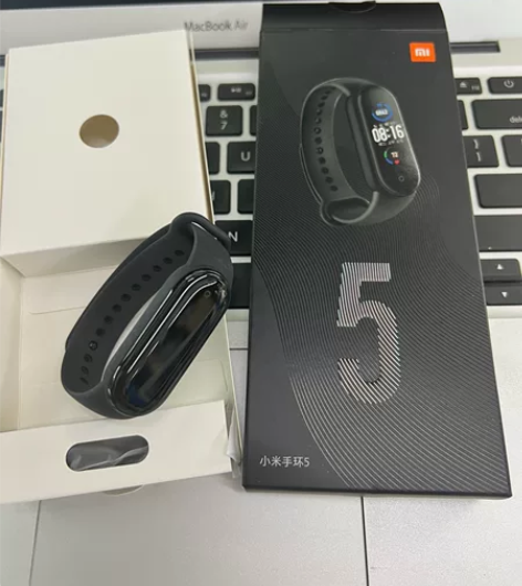 全新 小米手环5 ，石墨黑_ 全新没使用过...
