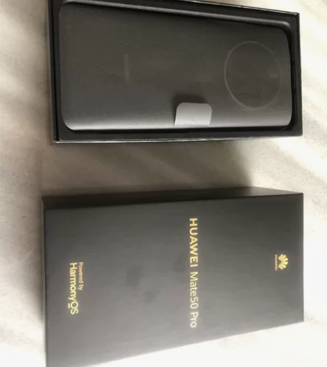 华为mate50pro,曜金黑,512G。...