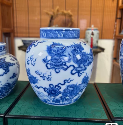 青花双师滚绣球茶叶罐 感兴趣的话点“我想要...