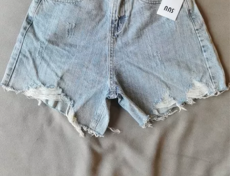 模特样品牛仔短裤 感兴趣的话点“我想要”和...