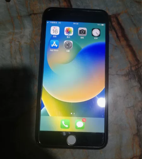 苹果8 plus 几乎全新，无拆无修 感兴...
