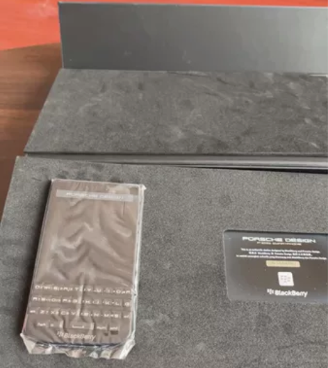 黑莓BlackBerry P‘9983保时...