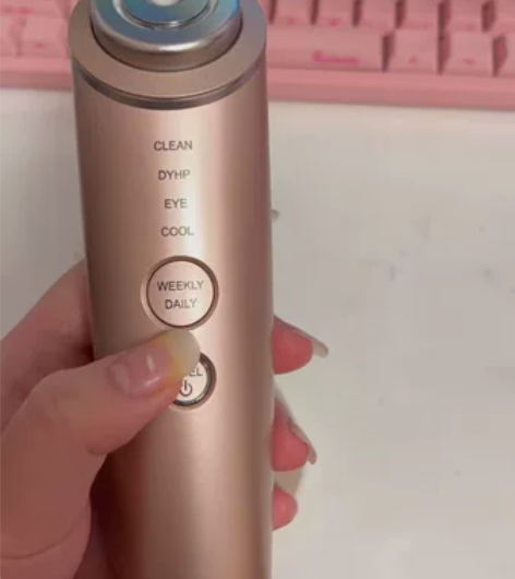 六折出雅萌美容仪 用了两个月吧 后面一直懒...