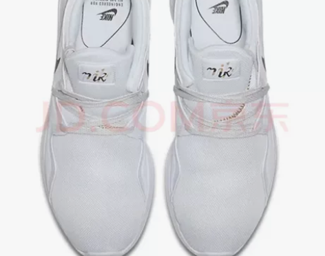 Nike 运动鞋 全新 感兴趣的话点“我想...