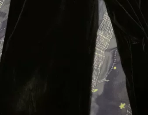 灯丝绒阔腿裤，很厚实，实体店购买L码，感觉...