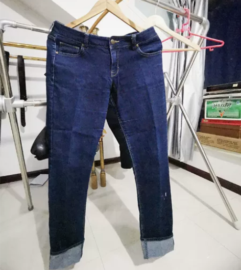 女士牛仔裤31码,九成新转让,需要的联系。...