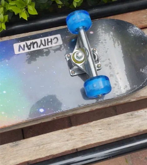 滑板转让，全新未拆封，模特广告款。 60元...