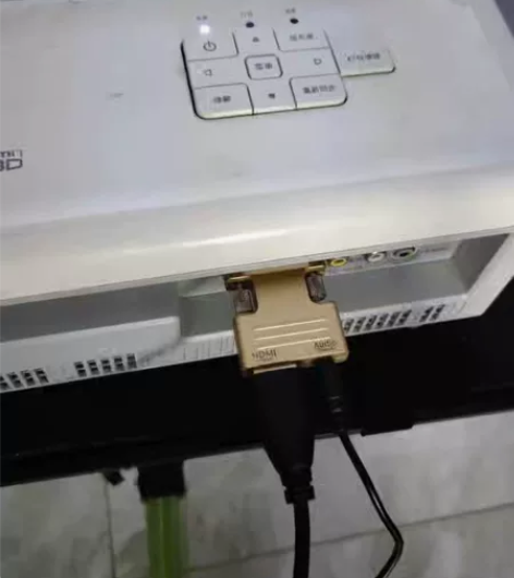 VGA转高清口，带音频输出，解决老款投影仪...