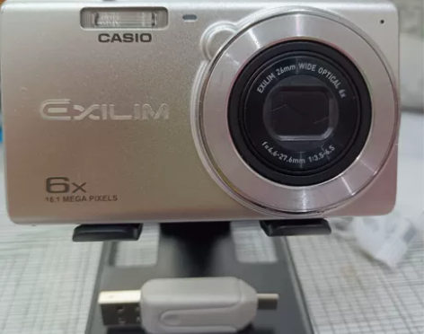 卡西欧zs28       可刀 功能完好...