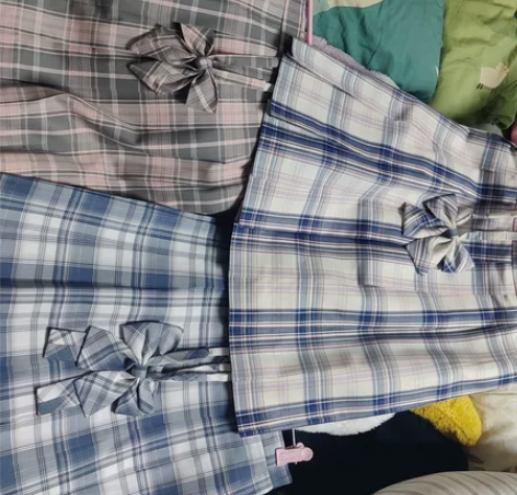 jk裙 短裙 学生裙 打包出三条裙子，均为...