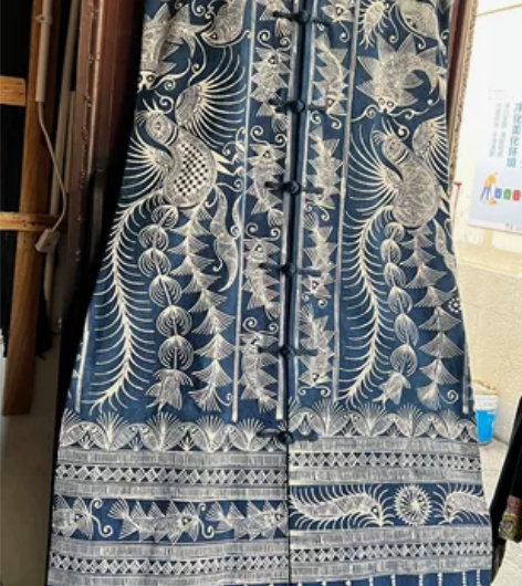 【凤凰飞飞】纯手工蜡染褂子长款马甲盘扣长款...