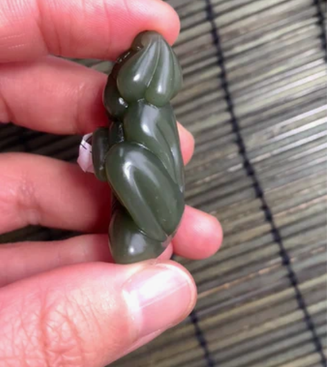 全新 和田玉玉雕挂件，玉质柔润细腻，纯手工...