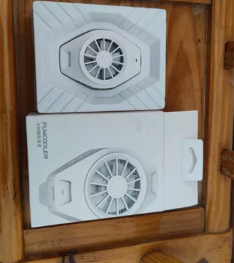 黑鲨冰封散热背夹，买来没用过几回就一直闲置...