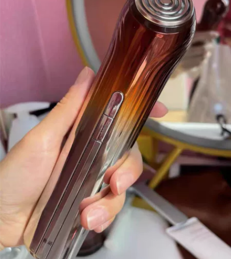 转让雅萌美容仪s16,全新未使用过,配件齐...