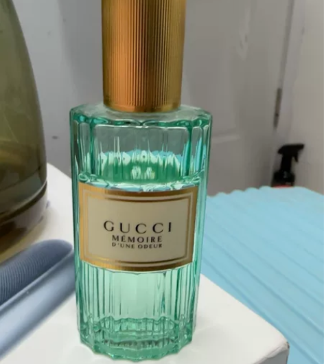 图一Gucci香水去年10月生日朋友送的，...