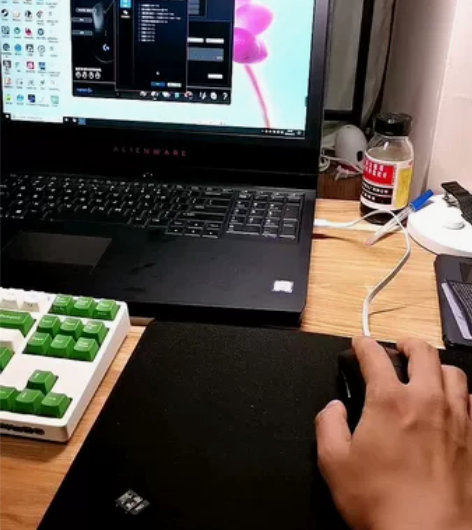 17r4外星人17寸游戏本17寸，i7 7...