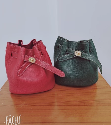 全新女士单肩包2022新款锁扣夏季小水桶包...