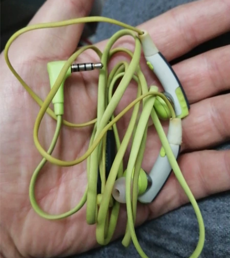 森海塞尔cx686g属于残品吧，插头接触不...